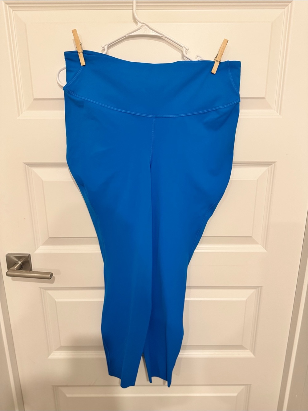 🔥🔥Weekend Sale! ✨ BNWOT LULULEMON BASE PACE TIGHT 25” (LAST PRICE)